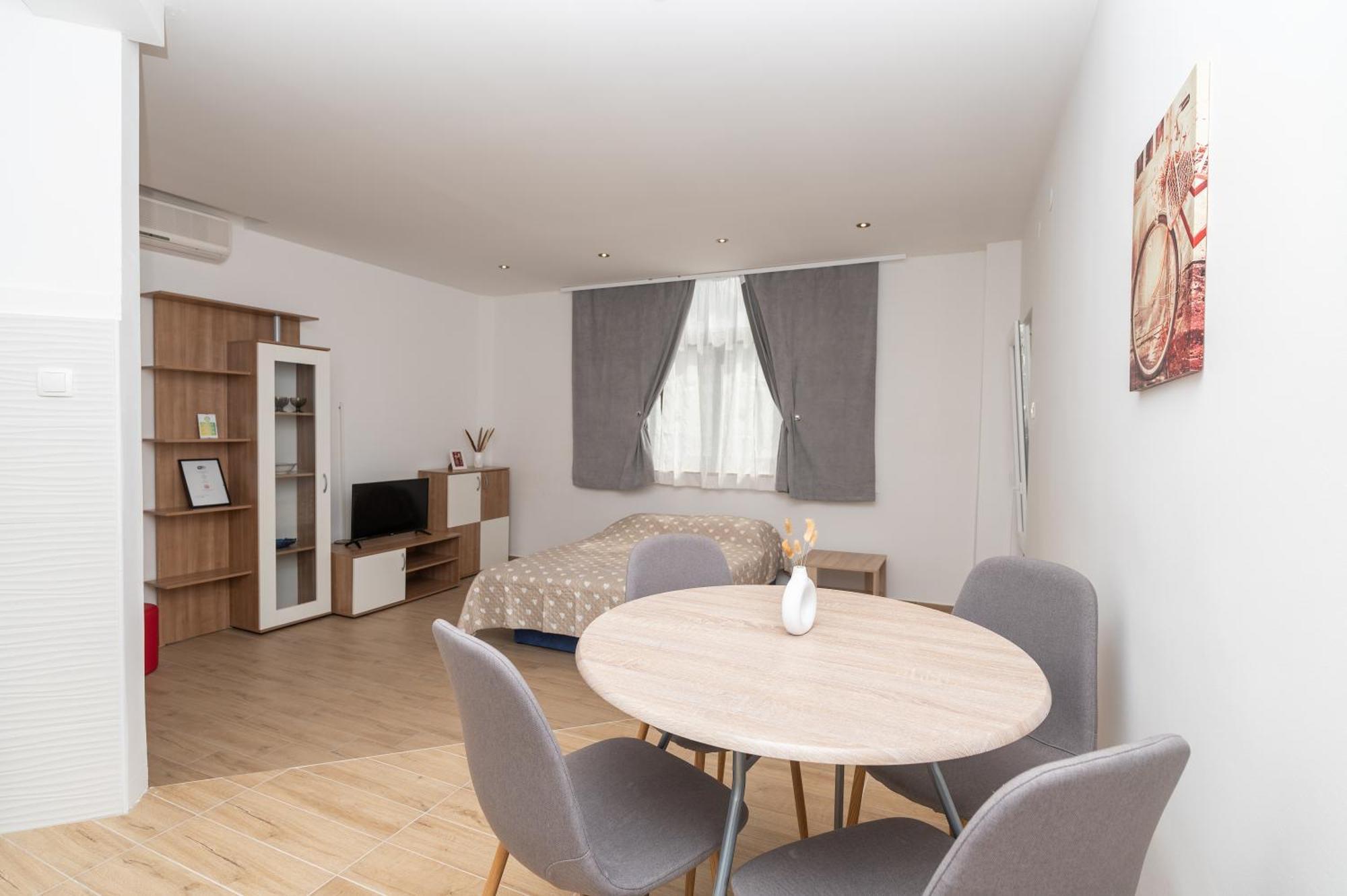 Apartments Marsela 图彻皮 外观 照片