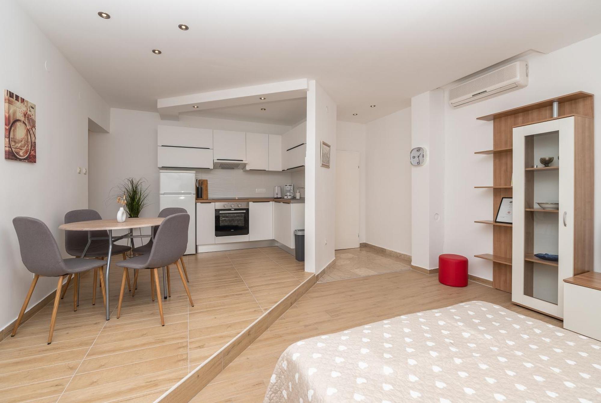 Apartments Marsela 图彻皮 外观 照片